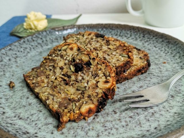 Nuts & seeds bread
