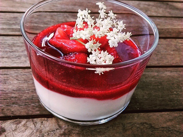Elegant spring dessert / Eleganta pomladna sladica